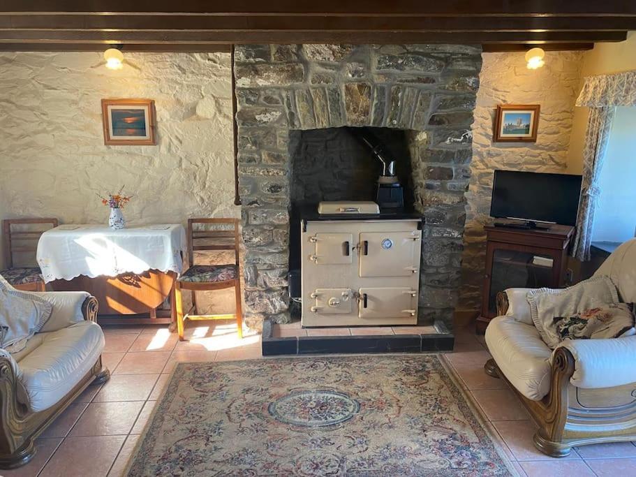 Banc Cottage Moylgrove Экстерьер фото