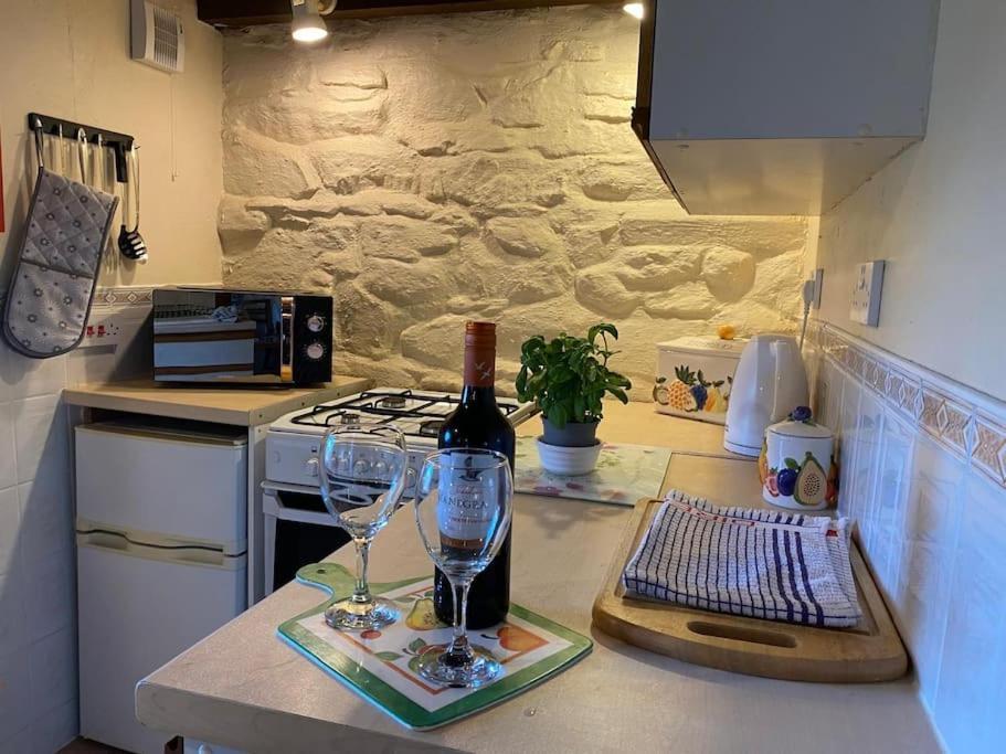 Banc Cottage Moylgrove Экстерьер фото